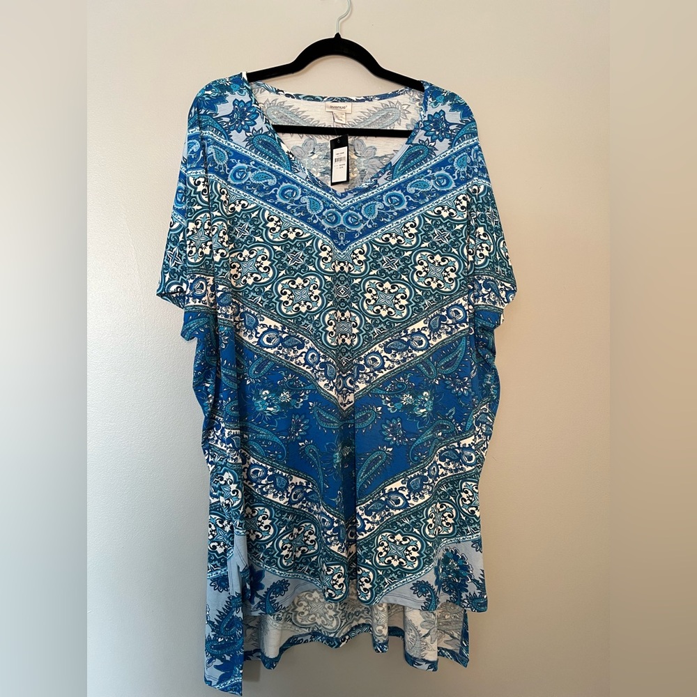 Oversized short sleeves tunic.  New with tags 22/24 Avenue/Lane Bryant